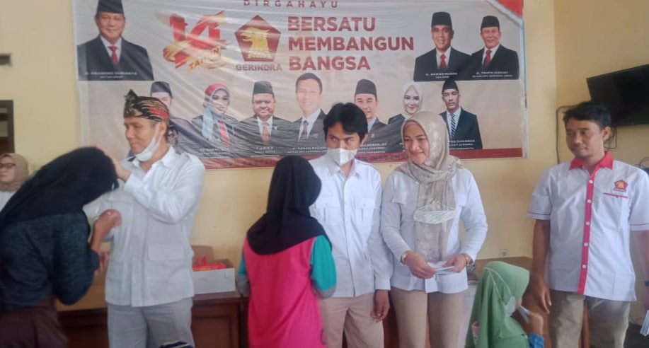 Rayakan HUT Ke-14, Gerindra Helat Baksos
