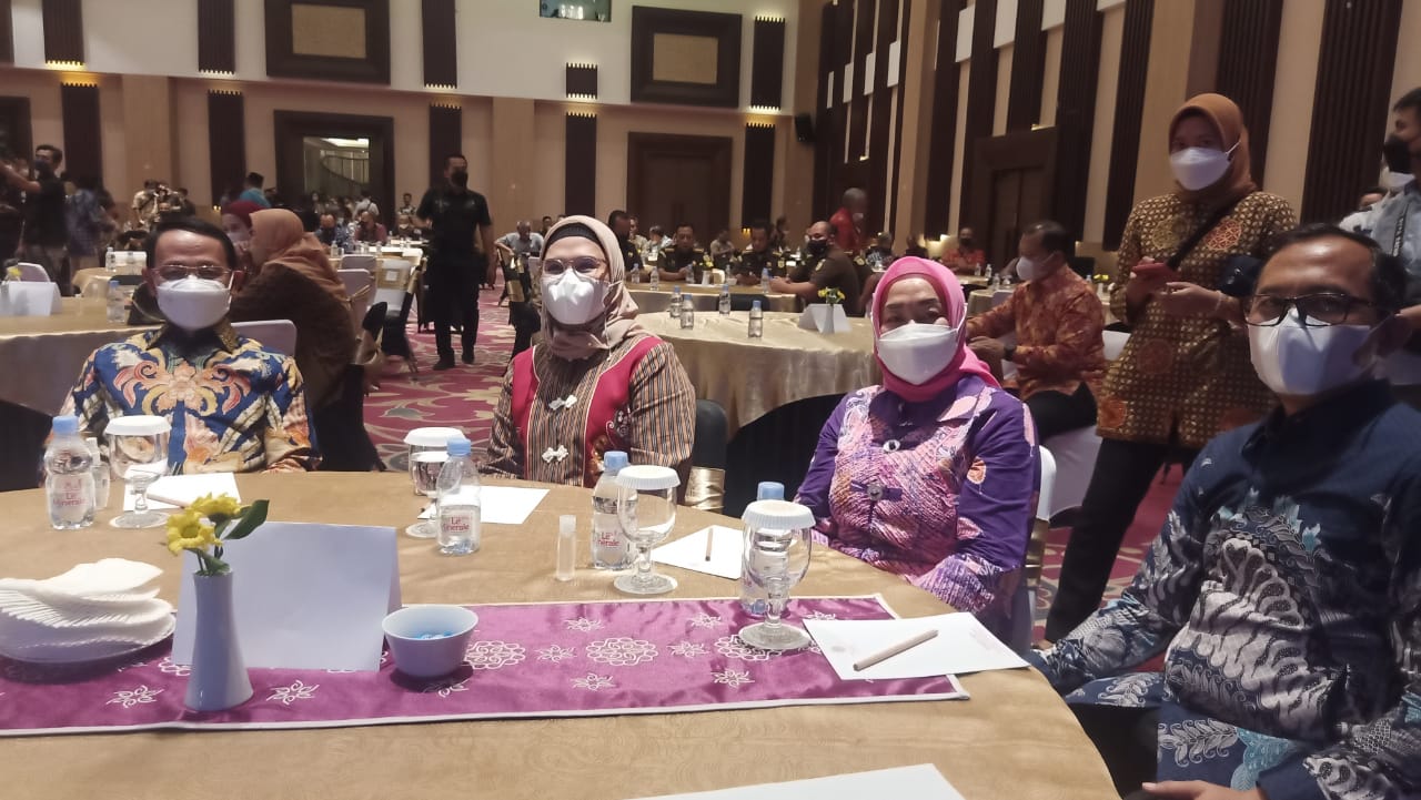 Bupati Nina Raih Anugerah Persatuan Wartawan Indonesia (PWI) Jawa Barat,