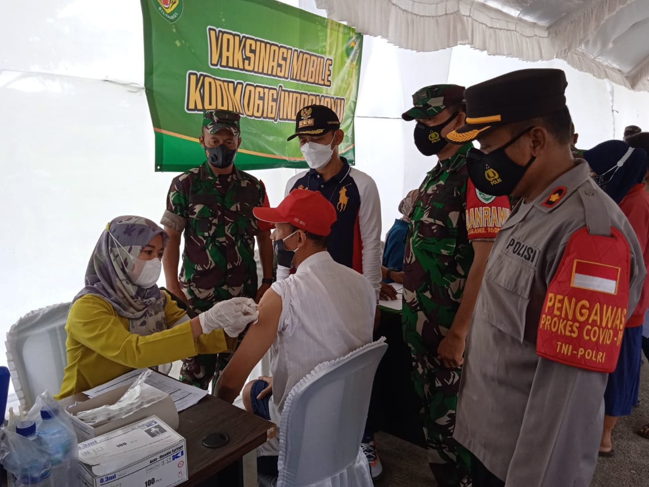 Warga Antusias Nikmati Layanan Vaksinasi Mobile Kodim 0616/Indramayu