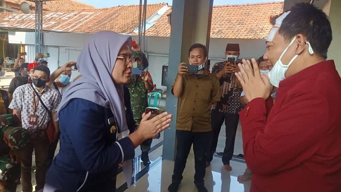 Bupati Indramayu Jenguk Gus Farid, Sampaikan Pesan Ini