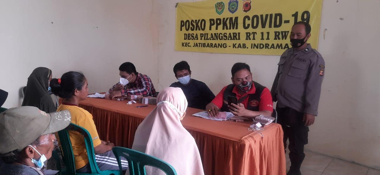 Pemdes Pilangsari Kawal Distribusi BST