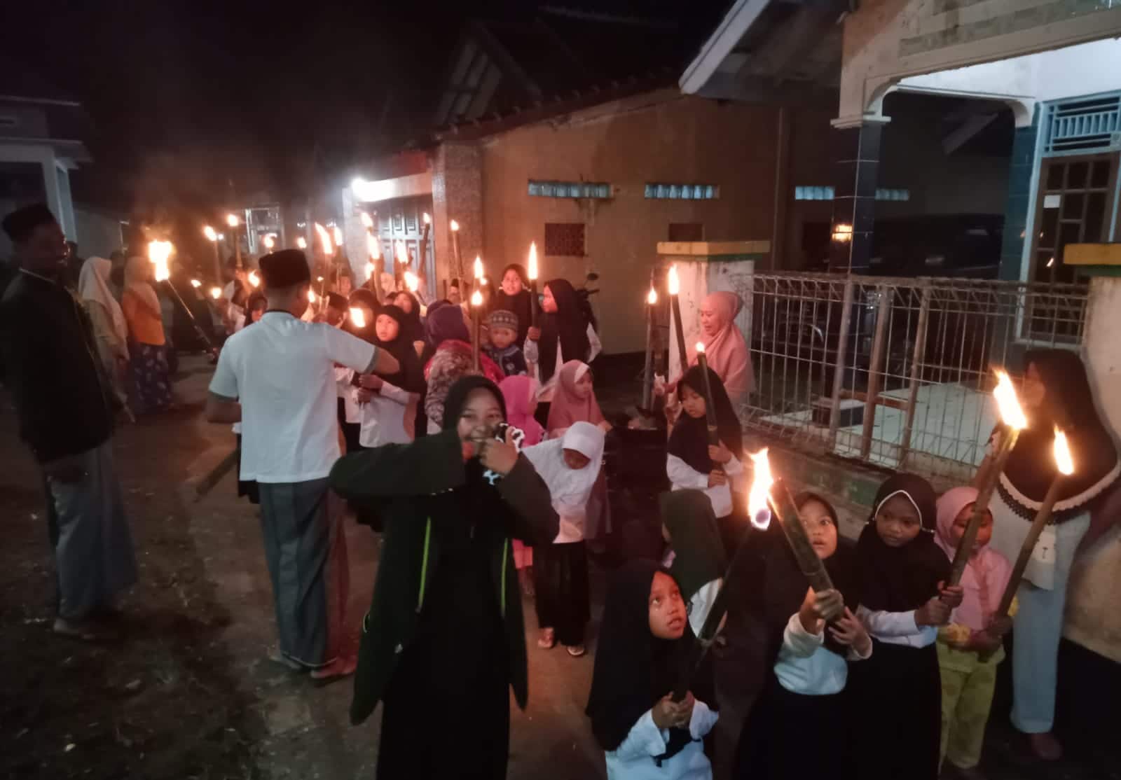 Sambut Puasa dengan Pawai Obor