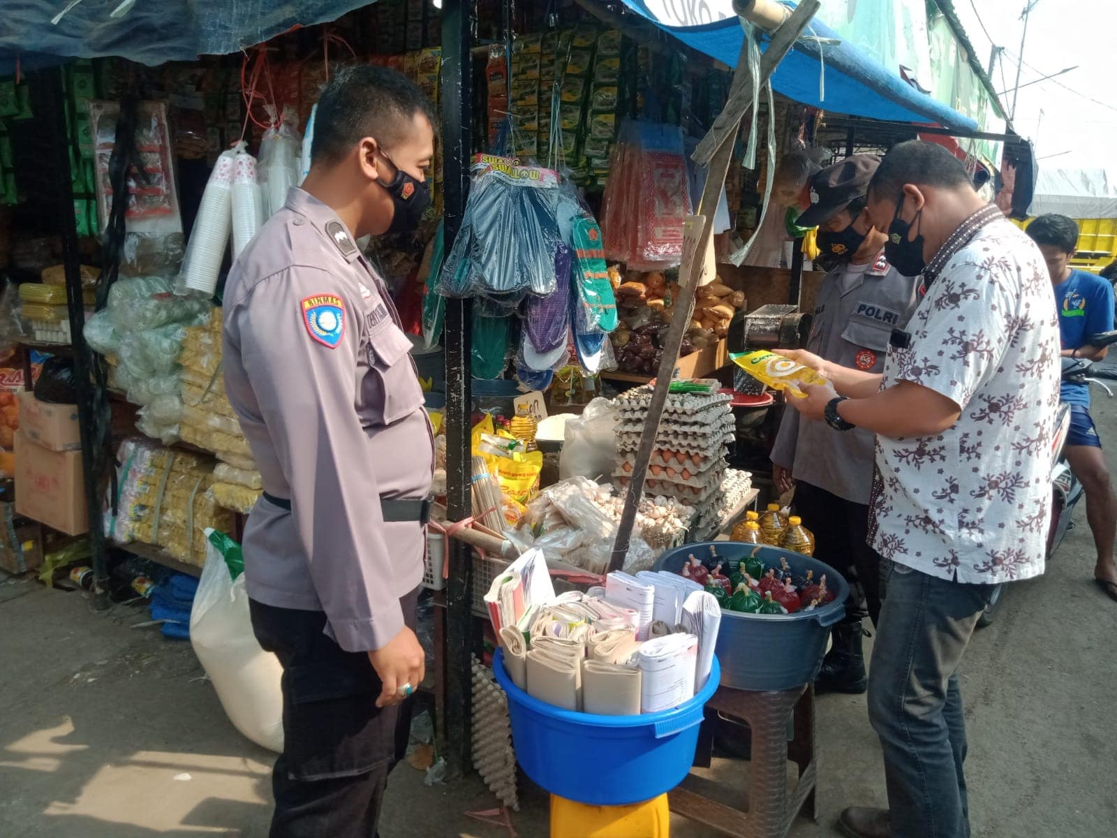 Migor Curah Langka, Harga Naik, Jajaran Polsek Jatibarang Pantau Pasar Tradsional