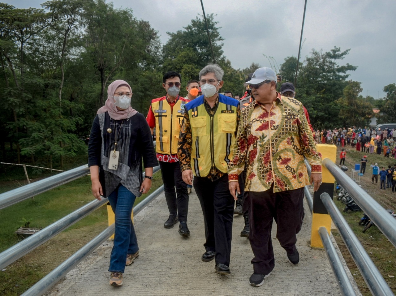 Keinginan Masyarakat Terwujud, Bupati Nina Resmikan Jembatan Gantung Sukawera